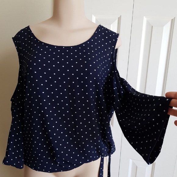 3/$20 NY&Co Navy Polka Dot Cold Shoulder Top, Size Large - Picture 4 of 7